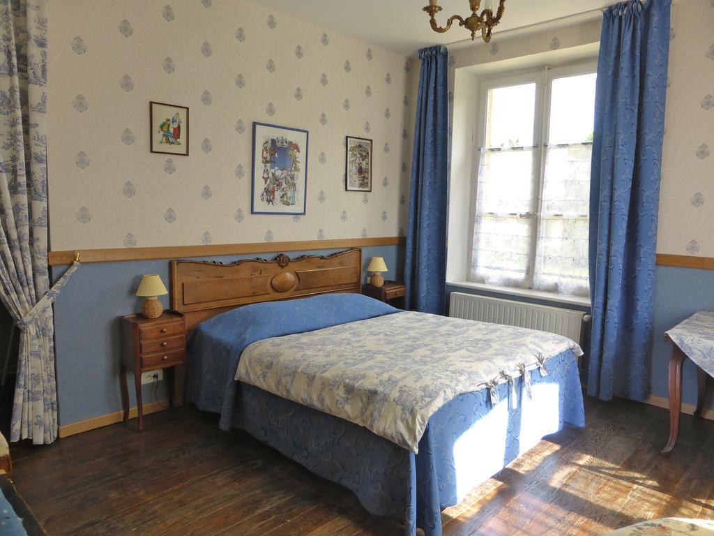 Maison d'hôtes Le Château de Puxe Chambre photo
